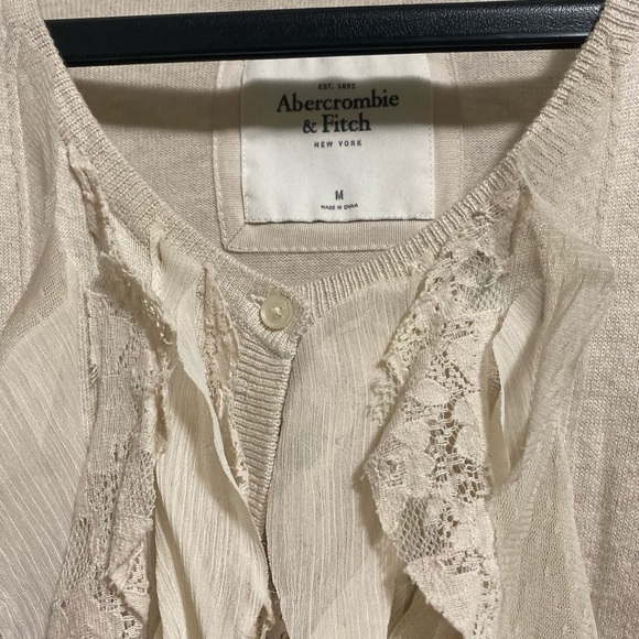 White Abercrombie and fitch cardigan - Picture 3 of 5